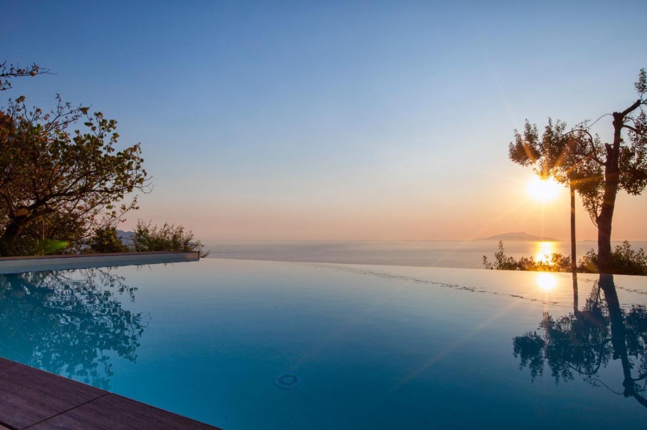 Resort Ferrara Villa Multa Quies Масса-Лубренсе Экстерьер фото