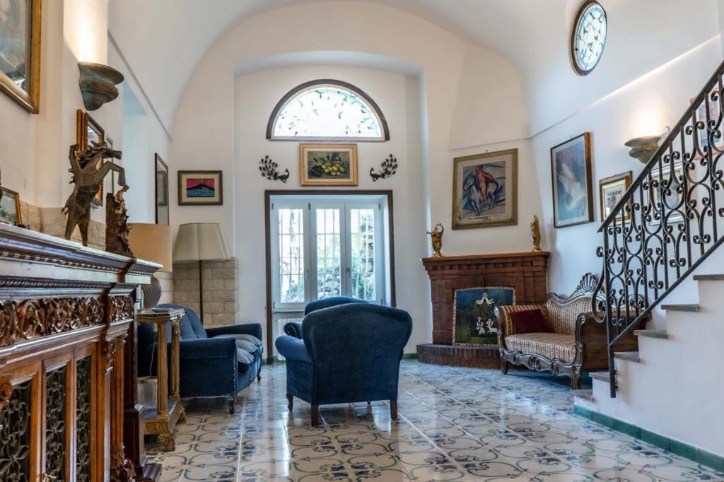 Resort Ferrara Villa Multa Quies Масса-Лубренсе Экстерьер фото