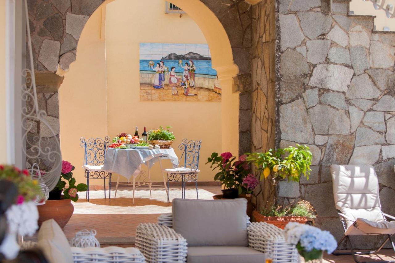 Resort Ferrara Villa Multa Quies Масса-Лубренсе Экстерьер фото